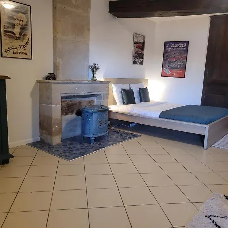 Chez Catharina Oldtimer Bed & Breakfast Levoncourt (Meuse)