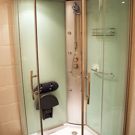 Chez Catharina Oldtimer Bed & Breakfast Levoncourt (Meuse)